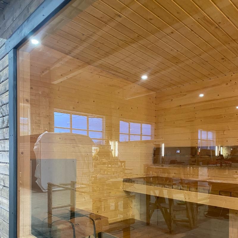 Woodyu-ogrodowa-sauna-domek-box-l-okno-zblizenie.jpg