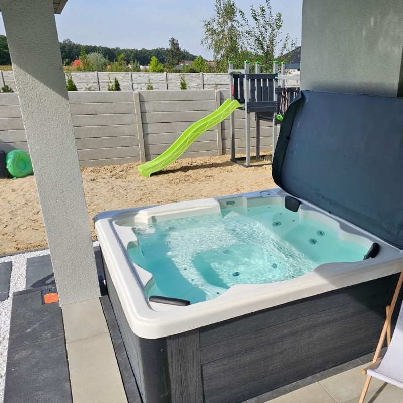 Wanna-Spa-Ogrodowa-Z-Hydromasazem-6-osobowa-nowoczesne-Woodyu.jpg