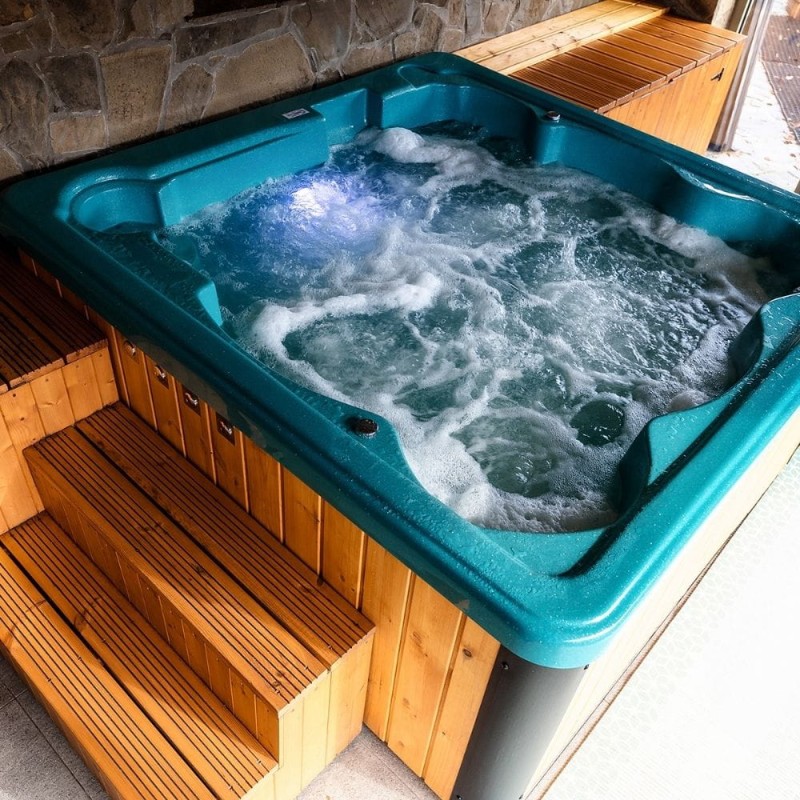 Wanna-Ogrodowa-SPA-6-osobowa-hydromasaz-Woodyu.jpg