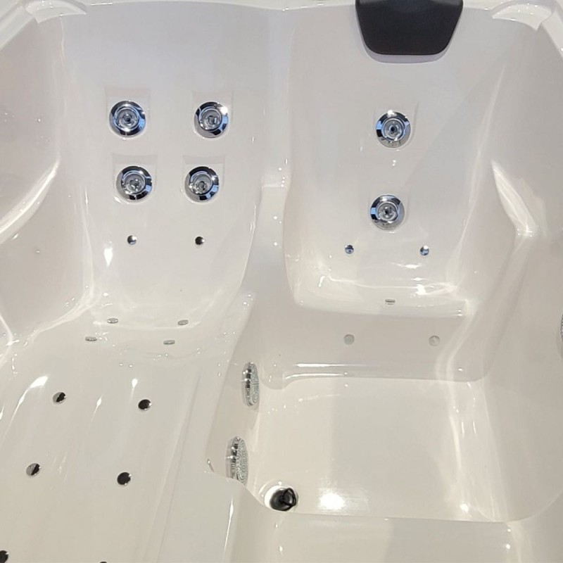 Wanna-Spa-ogrodowa-Z-Hydromasazem-3-osobowa-hydromasaz-Woodyu.jpg