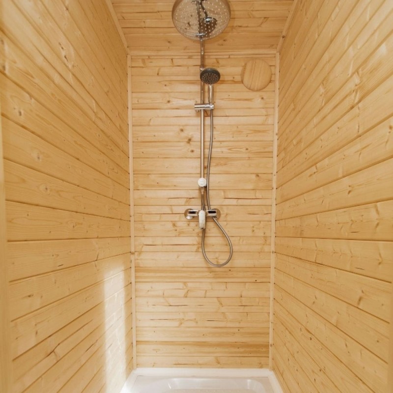 WoodyU-kwadratowa-sauna-finska-ogrodowa-premium-z-prysznicem-11.jpg