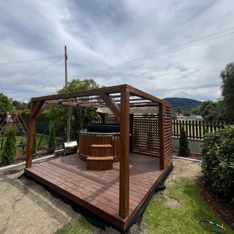 WoodyU-Pergola-Ogrodowa-Z-Balia.jpg