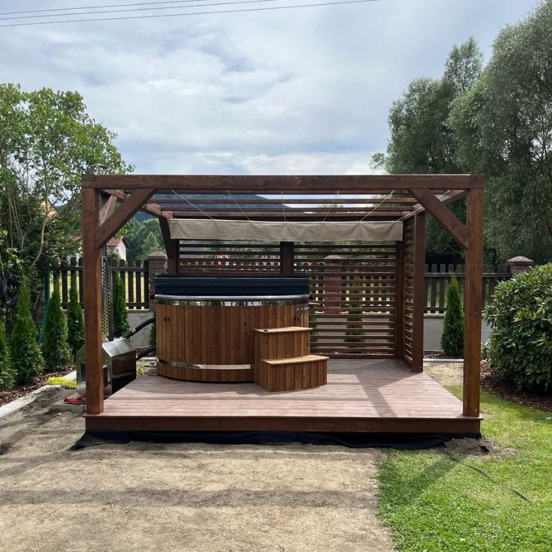 WoodyU-Pergola-Z-Rzymska-Roleta.jpg