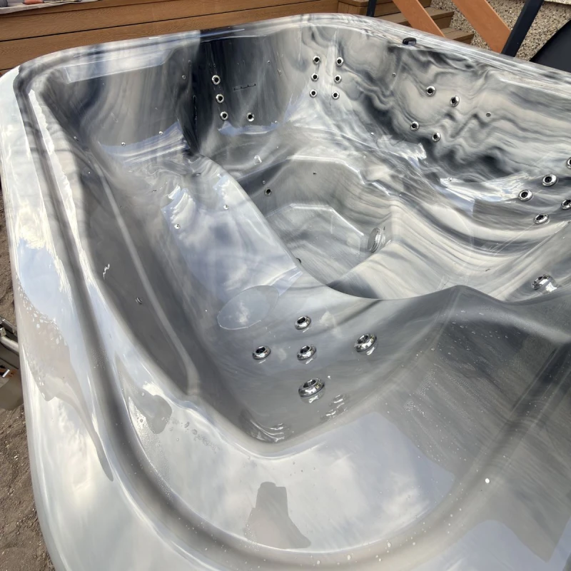 WoodyU-Balia-Ogrodowa-Akrylowa-Luksusowe-Jacuzzi.jpg